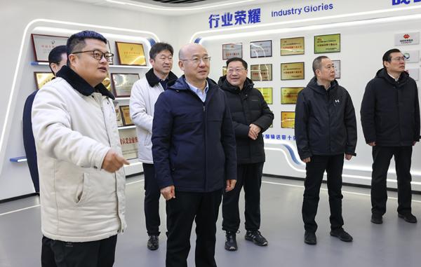 汪華東調研聯系企業和重點項目